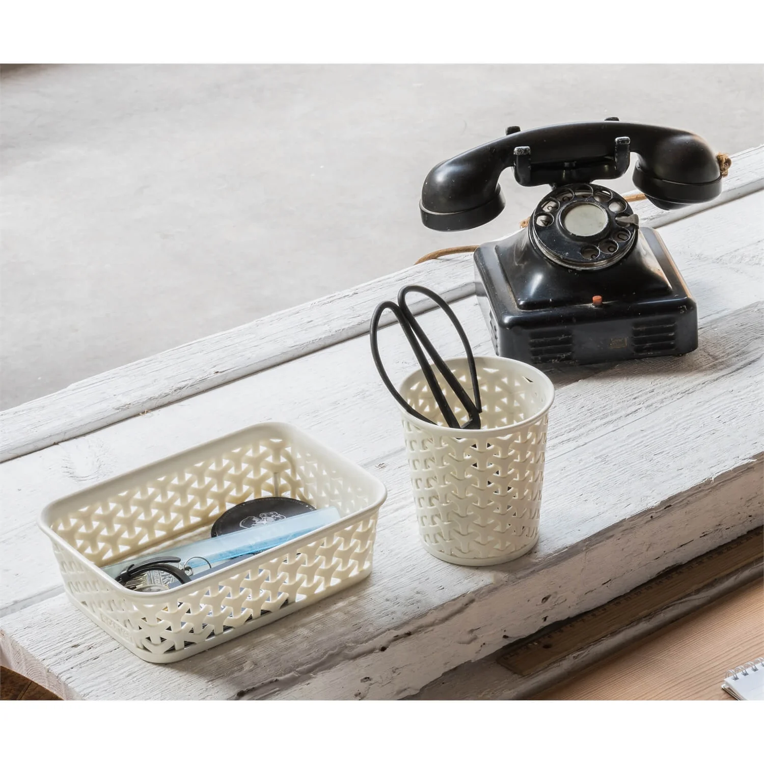 Curver My Style A6 Rectangular Plastic Storage Organiser - Vintage White 4 Curver My Style A6 Rectangular Plastic Storage Organiser - Vintage White - Image 2