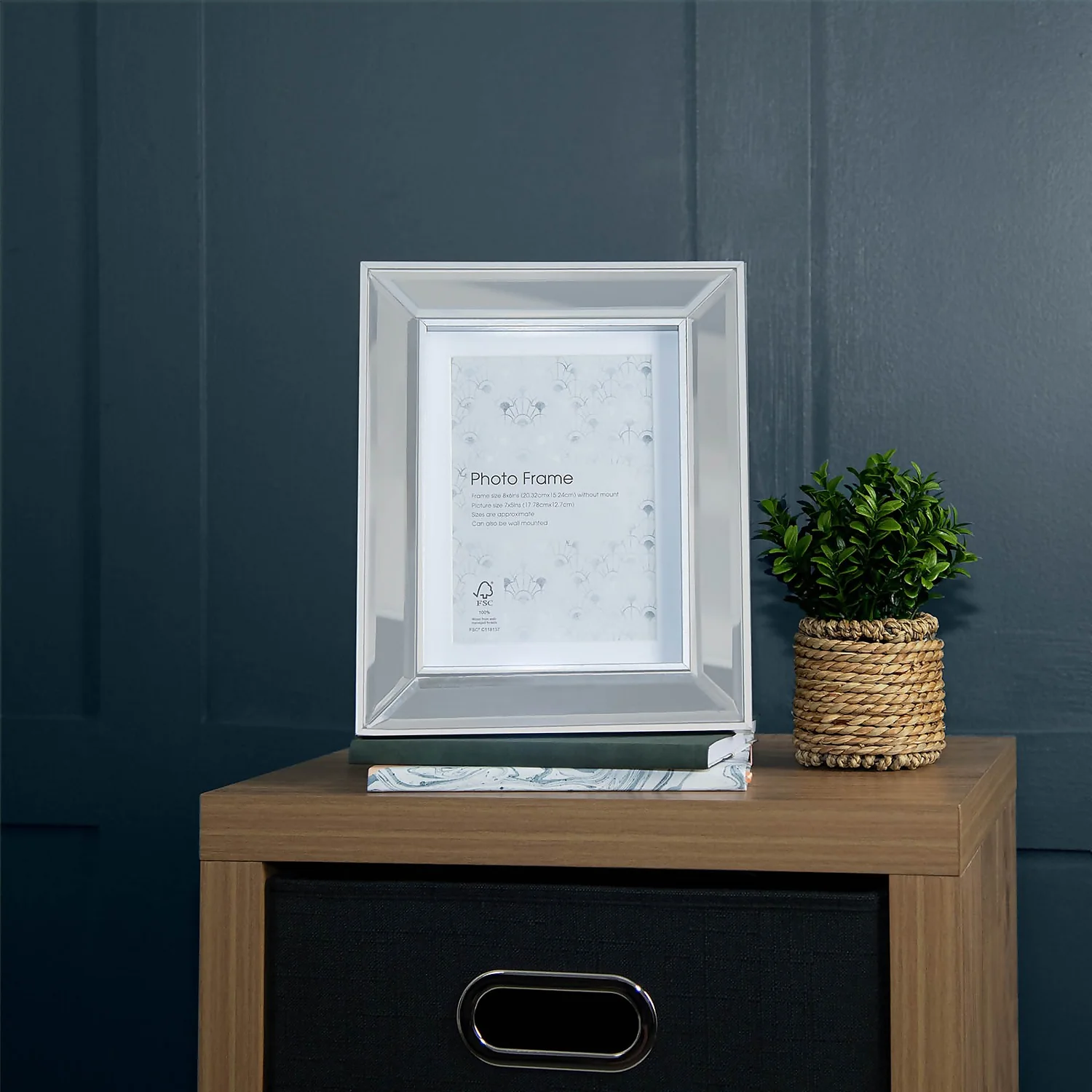 Bevelled Photo Frame 7x5 Silver. 4 Bevelled Photo Frame 7x5 Silver. - Image 2