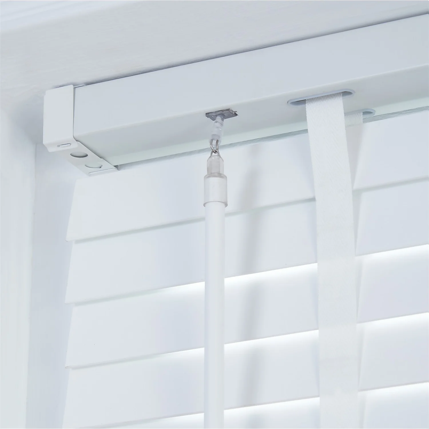 50mm Wood Venetian Blind - White - 95x160cm 6 50mm Wood Venetian Blind - White - 95x160cm - Image 4