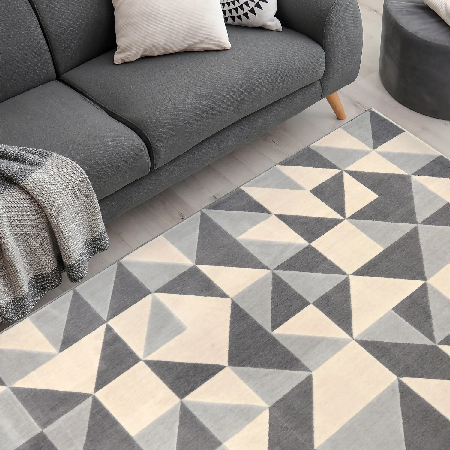 Creation Venus Geometric Rug - Grey - 120x170cm 4 Creation Venus Geometric Rug - Grey - 120x170cm - Image 2